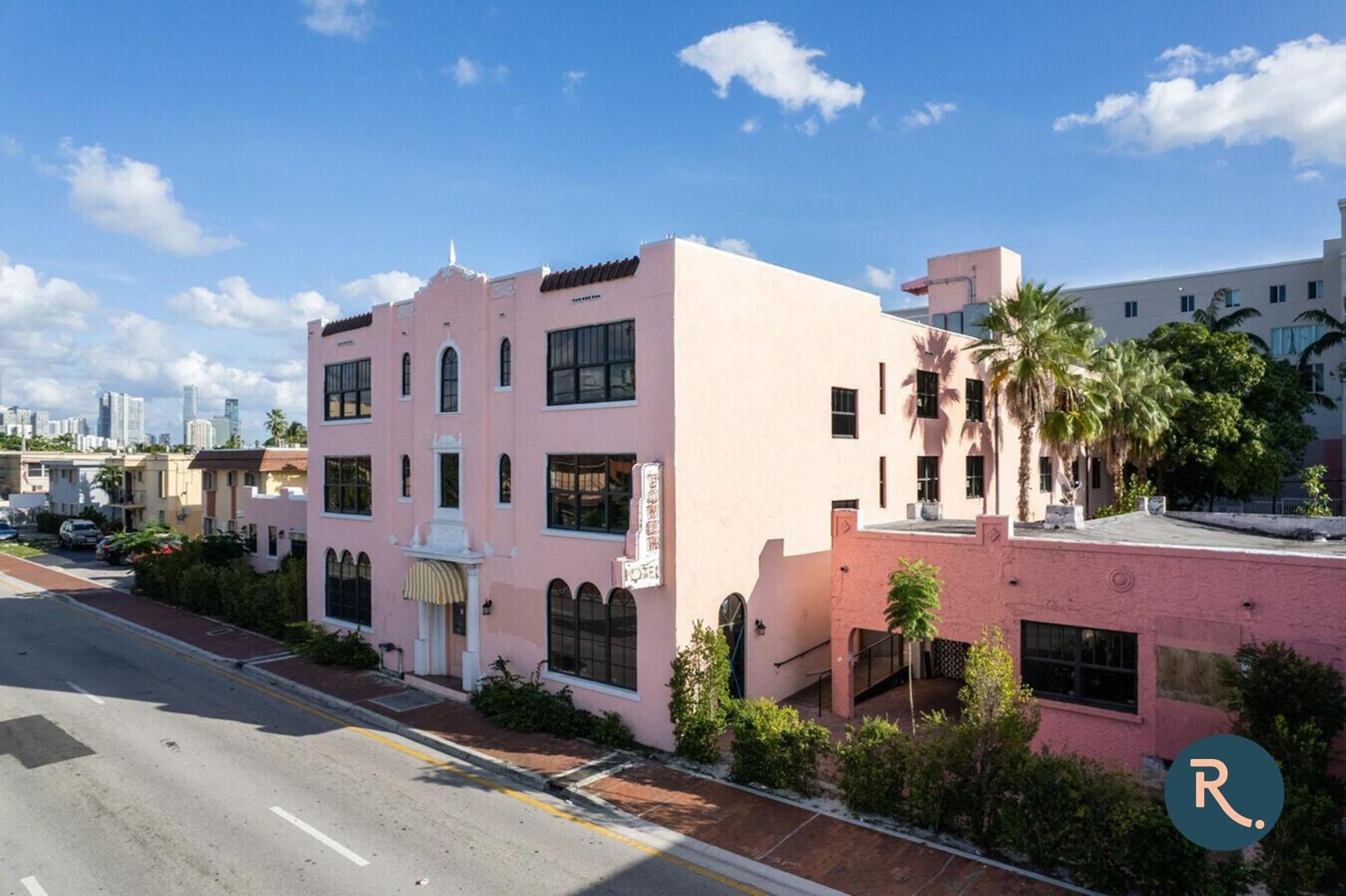 Roami At Tower Hotel - Calle Ocho Miami Extérieur photo